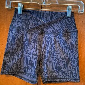 Kamo Fitness Black Printed Cross Waist Shorts